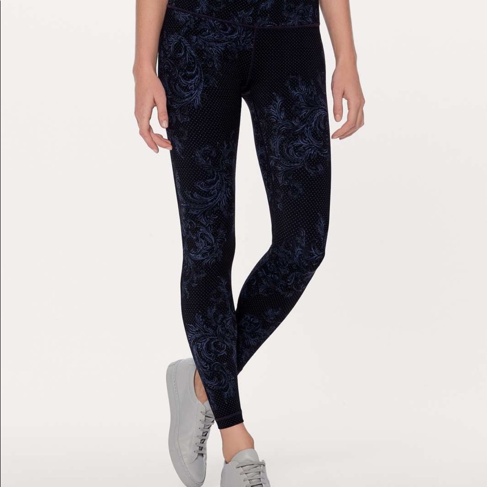 Lululemon wunder under tights luxtreme size 6